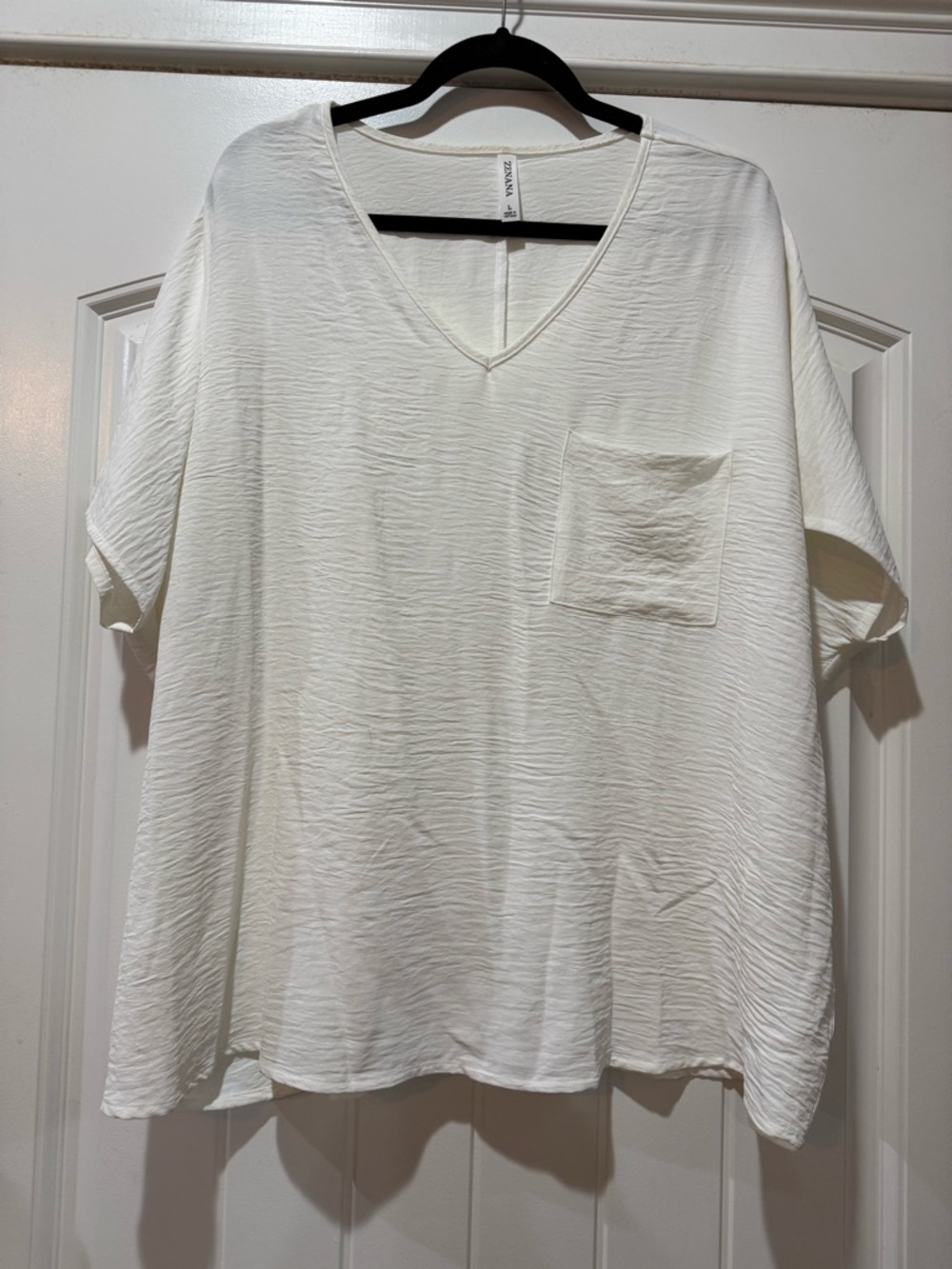 Zenana Outfitters White V-Neck Short Sleeve Pocket Tunic